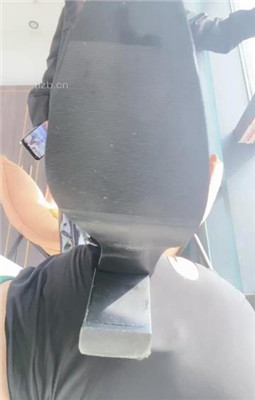 图片[16]-甜一】长靴高跟插嘴跪舔-踩地毯