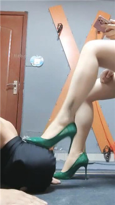 图片[11]-东营天香百合】高跟诱惑/胯下辱/人肉坐垫/喂口水