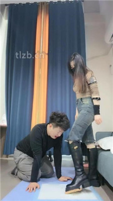 图片[10]-不期而遇】牛仔裤臀下羞辱-圣水-闻超臭白袜-踩踏
