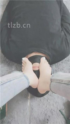 【云儿】近距离品尝主人裸足_绳缚吧