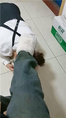 图片[20]-爱可呀】班花作客玩女奴-跪拜/清理鞋底/骑马/舌头足浴