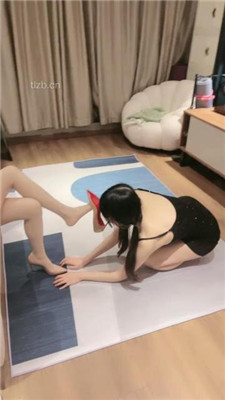 图片[8]-樱桃大大】女神母狗-吃口水鞭打/骑马转胯/羞涩舔jio/插嘴