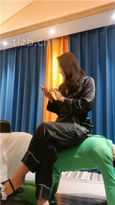 图片[3]-冷御女王】物化人体家具-骑脖化妆