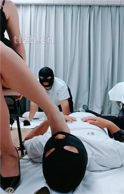图片[7]-欲S】双M-骑脖做深蹲/臭脚捂脸/转胯