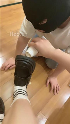 图片[14]-婪S】JK学生主-舔脏鞋底/叼白袜/舔裸足/踩踏喂食完整版】