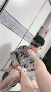 【贵妃女王】家奴裸足恋足舔_绳缚吧