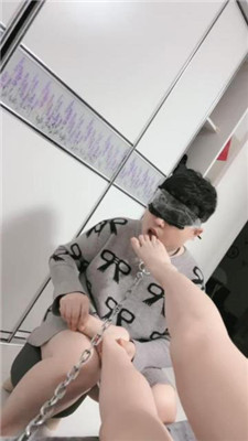 【贵妃女王】家奴裸足恋足舔_绳缚吧