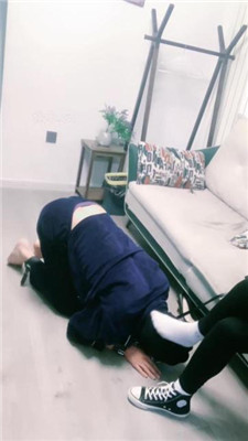 图片[5]-大小姐】跪舔高帮帆布鞋白袜/鞭打/手铐捆绑