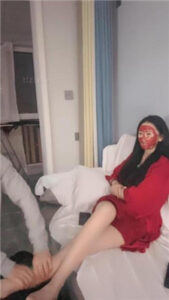 【尤金女皇】过年家奴下跪伺候_绳缚吧