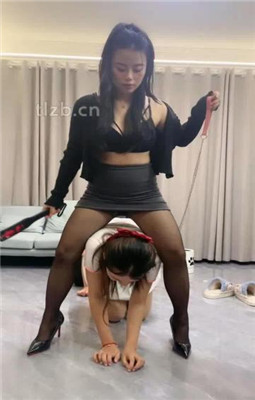 图片[6]-伊诺】情侣奴-奴下奴-强迫舔女奴的臭脚