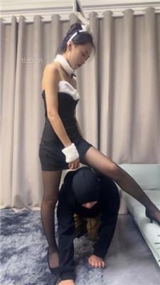 图片[8]_狗哥】兔女王情侣奴遛狗-高跟踩虐/舔脏鞋底/骑马转胯_HD绳艺资源网