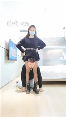 图片[7]_重庆男神】开发路人S-抽耳光/骑马鞭打/短靴踩踏/黑丝脚喂酸奶_HD绳艺资源网