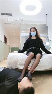 图片[15]_重庆男神】开发路人S-抽耳光/骑马鞭打/短靴踩踏/黑丝脚喂酸奶_HD绳艺资源网