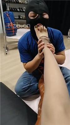 图片[2]_猫爷】脚趾玩狗舌/长靴丝袜裸足舔