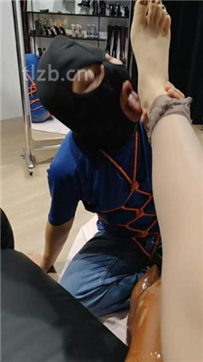 图片[3]_猫爷】脚趾玩狗舌/长靴丝袜裸足舔