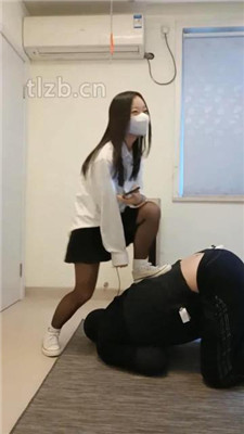 图片[4]_安静大大】帆布鞋白袜踩虐-踢踹