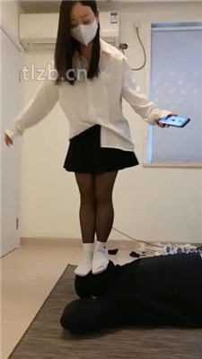 图片[8]_安静大大】帆布鞋白袜踩虐-踢踹