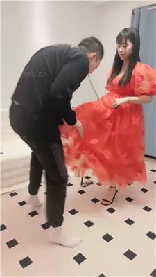 图片[15]_猫咪大大狗链拴住遛狗/骑马鞭打/清理脏鞋底/舔地板/圣水内裤