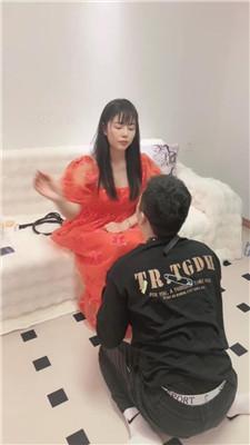 图片[19]_猫咪大大狗链拴住遛狗/骑马鞭打/清理脏鞋底/舔地板/圣水内裤