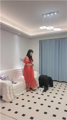 图片[20]_猫咪大大狗链拴住遛狗/骑马鞭打/清理脏鞋底/舔地板/圣水内裤