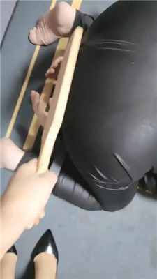 【东营天香百合】肉丝脚踩/枷锁囚禁/虐乳_绳缚吧