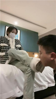 【乔妹】跪舔毛毛脏鞋/跳踩脚垫_绳缚吧