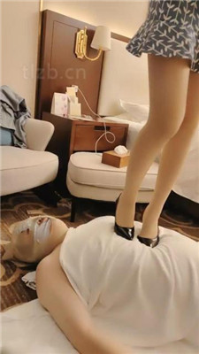 图片[16]_丫丫】短靴踩踏/喂圣水/耳光/清理臭袜脏鞋底/袜子塞嘴