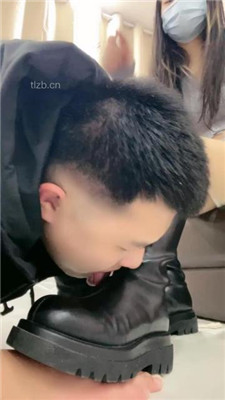 图片[13]_cc.s】脏长靴蹂躏狗脸/套头暴打/踩踏喂食/肉丝脚插嘴