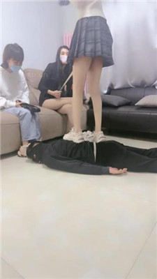 图片[3]_文文文文】素人3S-运动鞋原味棉袜气味辱/踩踏虐打四视角版】