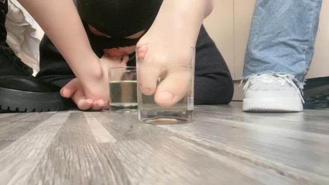 图片[2]_LL77】双S姐妹花-小白鞋长靴踩/赏赐圣水双视角版】
