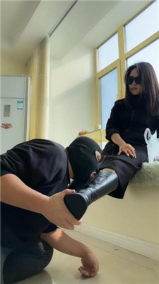图片[10]_辣姐】贱奴养成计划-迷恋靴子黑丝美腿
