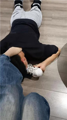 图片[3]_梵高】搭讪路人做S-跪舔贝壳头原味肉丝