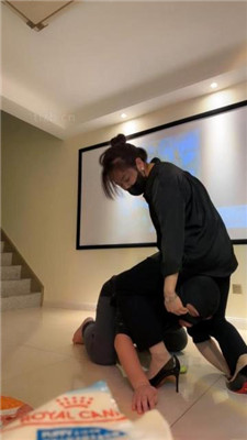 图片[8]_辣姐】白领S高跟踩虐老板狗/狗盆喂狗粮/舔脚趾