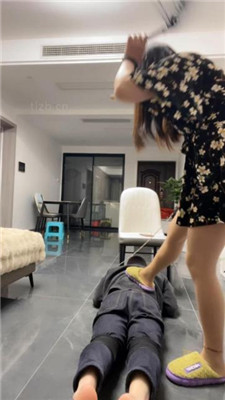 图片[7]_婷S长靴S-耳光鞭打踩踏