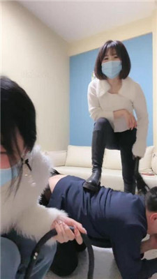 图片[9]_鱼糯糯双S-轮流抽耳光/虐打踢踹/揪耳朵/吸棉袜臭脚