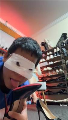 【倪梵】物化人体擦鞋器_绳缚吧