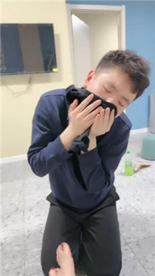 图片[14]_鱼糯糯双S-轮流抽耳光/虐打踢踹/揪耳朵/吸棉袜臭脚