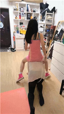 图片[3]_美学清理鞋柜/帆布鞋插嘴/手捂窒息/吃鞋底脏物/耳光鞭打