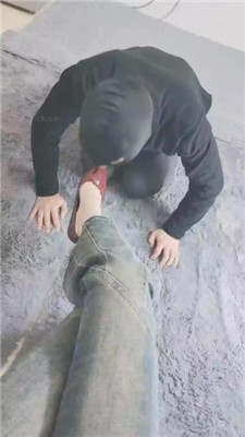 【灵竹】红高跟恋足跪舔/吮吸脚趾_绳缚吧