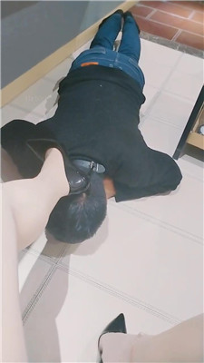 图片[6]_婷s绿帽老公高跟恋足调