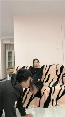 图片[7]_大一诗诗】白领S-清理脏高跟黑丝/踩踏/抽耳光