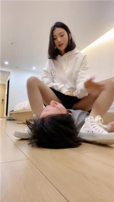 图片[20]_海绵大大】骑马转胯/高帮帆布鞋踩踏/清理脏鞋/揪耳朵