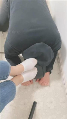 图片[11]_上上】夜跑后超臭船袜让男友闻完整版】