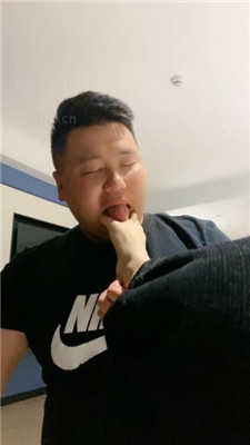 图片[3]_冷御大大】近距离裸足恋足狂舔