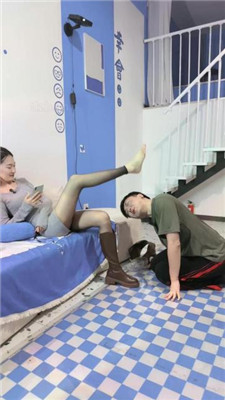 图片[8]_Lel】脚插嘴/裸足踩狗脸/脚踩喂食