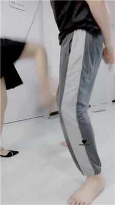 物业素人高跟美腿虐绿帽狗/踩踏玩狗舌/坐脸窒息 bf42816 网友原创 第18张